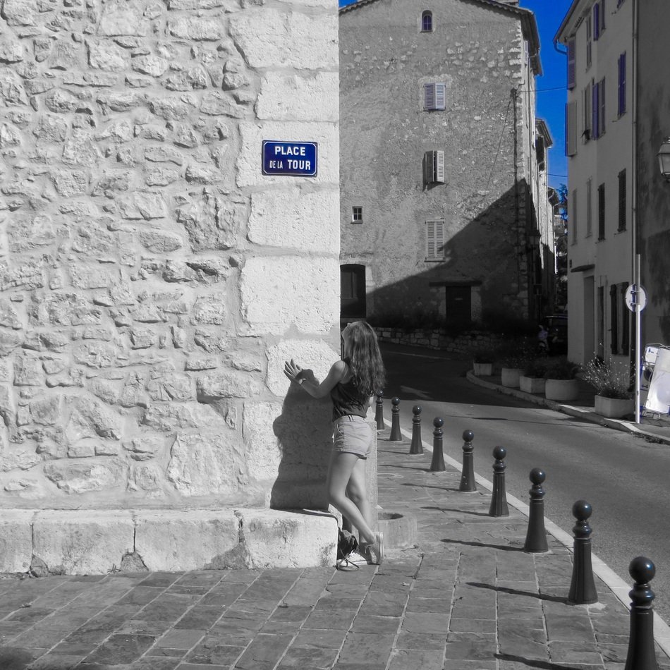 photo of a young girl on the street of the old city