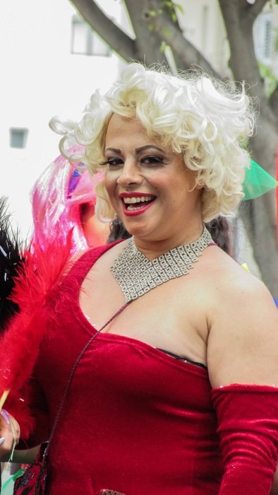 Marilyn Monroe girl in carnival