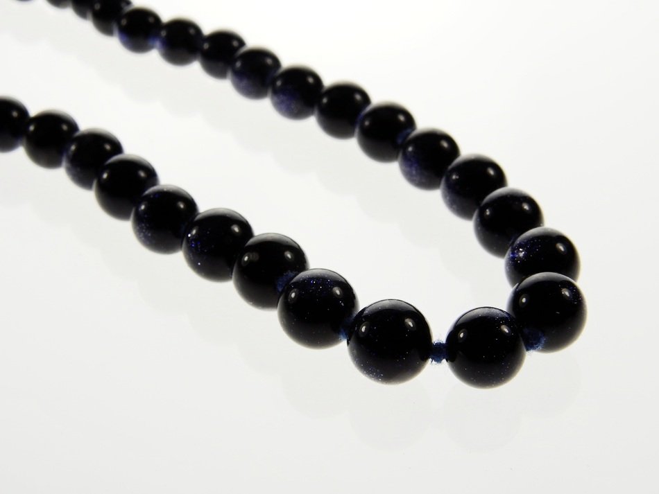 isolated black pearl necklace