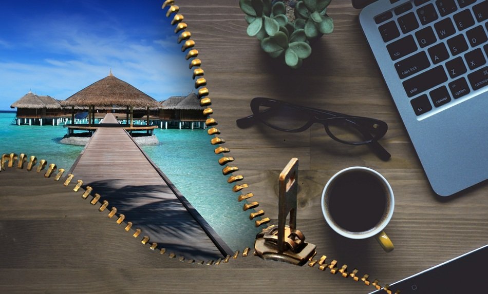 dreaming about holidays at workplace