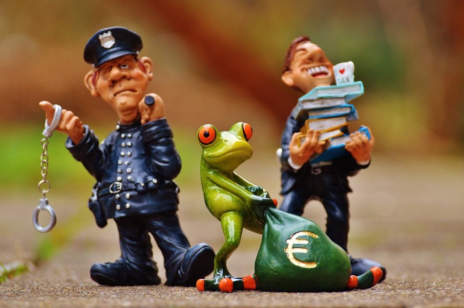 ceramic figures in the street