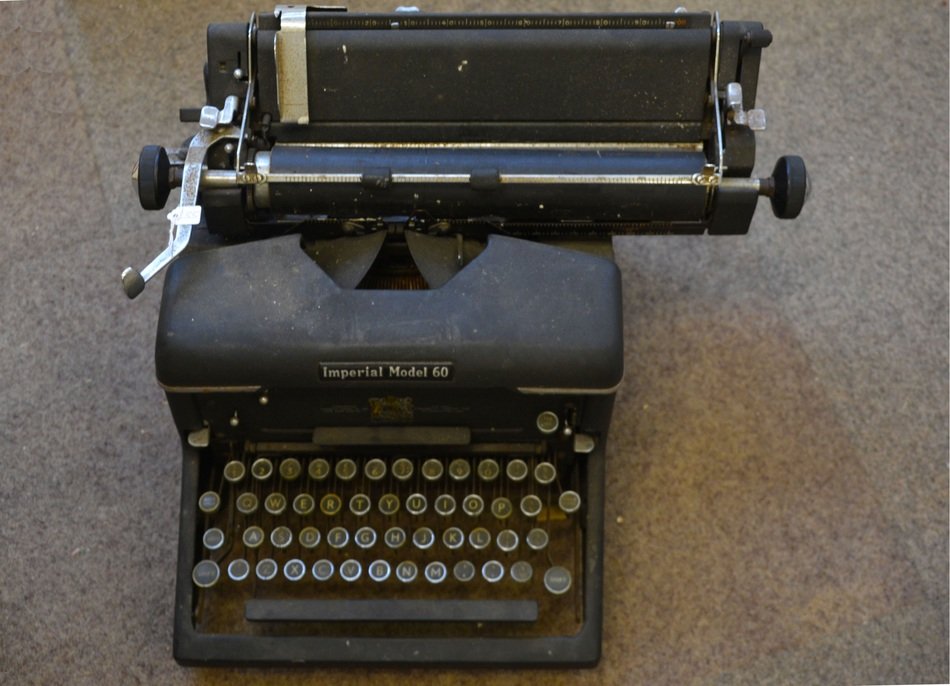 vintage typewriter imperial model 60