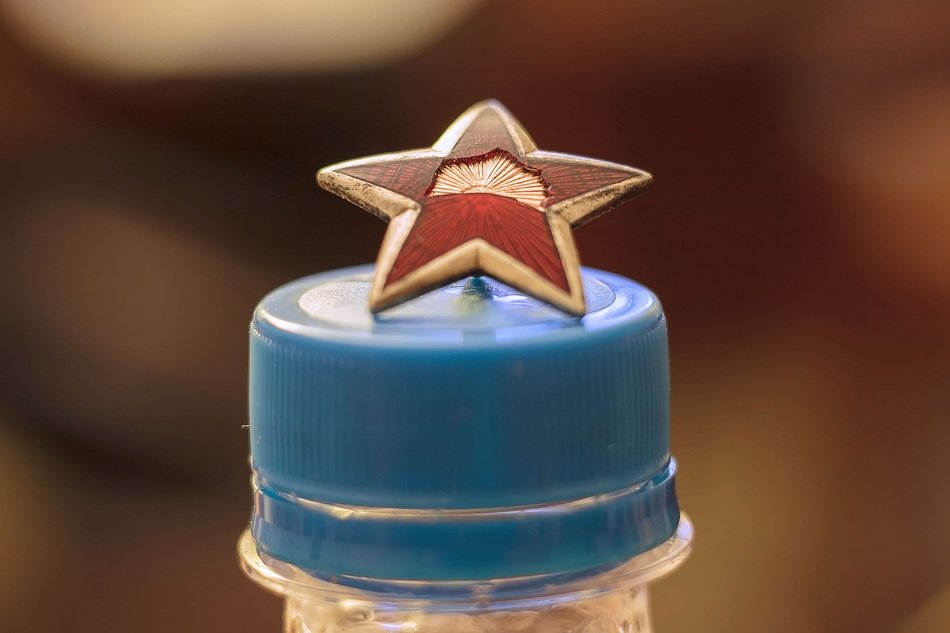 picture of the Red Star and bottle