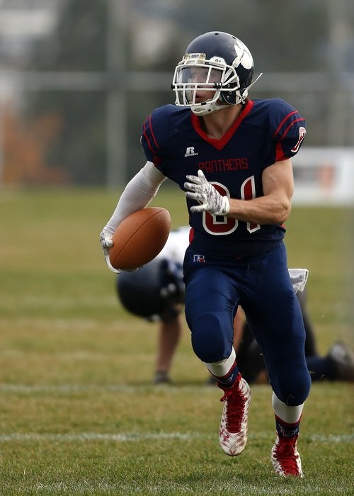 game at high football school