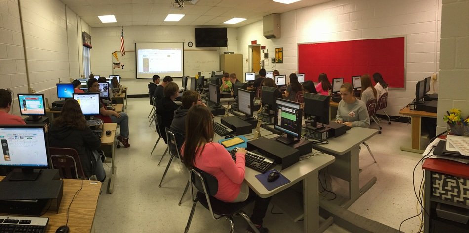 panoramic view of the classroom with computers