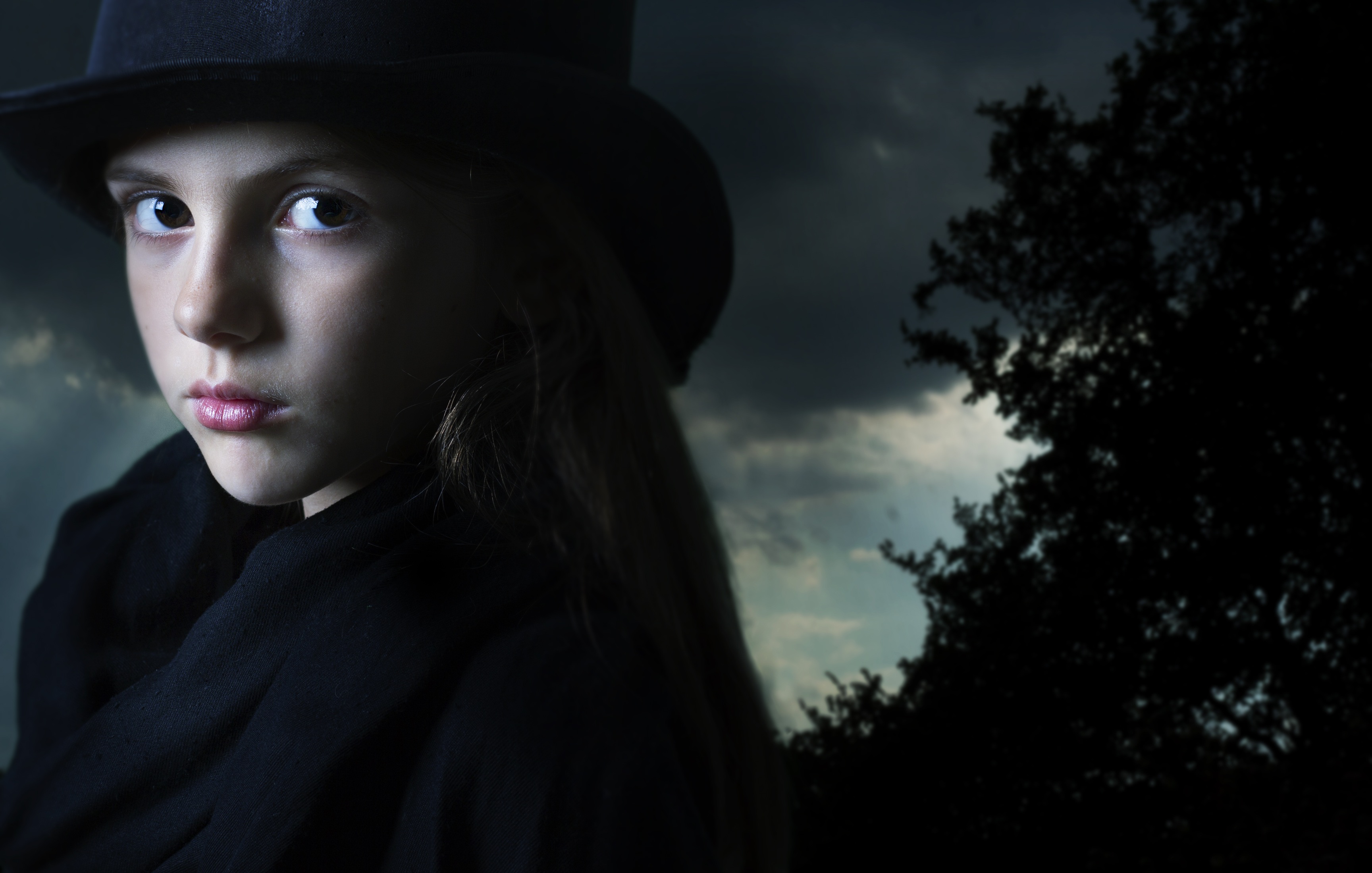 Witch the eye. Фильм ужасов ведьма реинкарнация картинки. Darkness portrait
