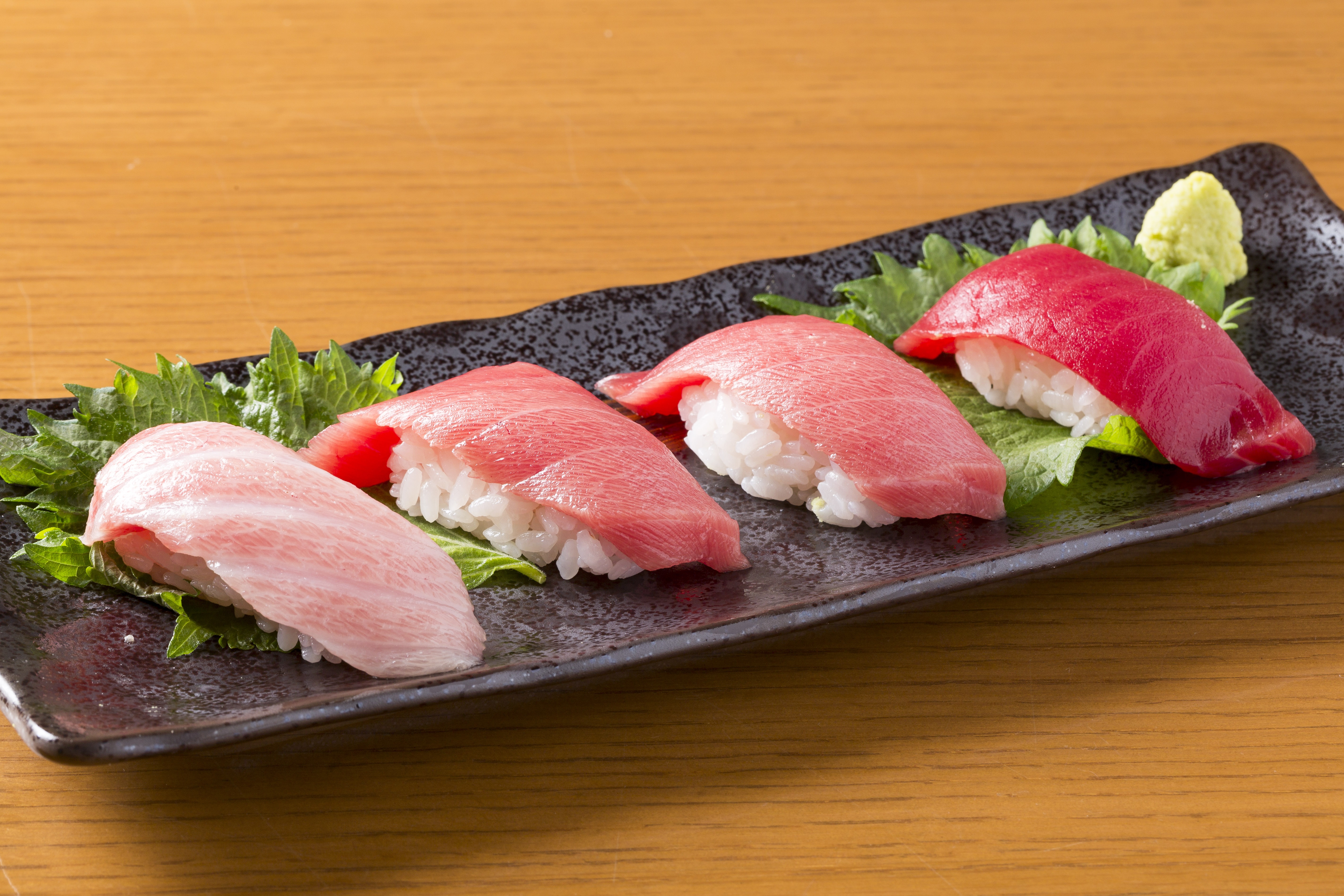 Суши из тунца в Японии