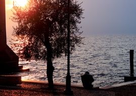statue on the promenade of Lake Garda