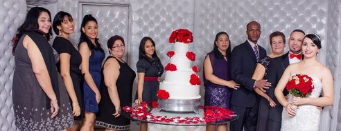 wedding photo session near the wedding table