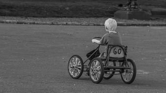 child in retrocarting