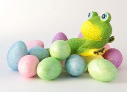 toy lizard and Easter eggs