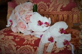 stylish romantic wedding bouquet