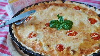 quiche with bacon and onions