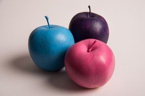 odd Colored three apples