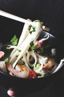 chinese noodles with vegetables