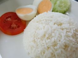 boiled rice with egg and tomato