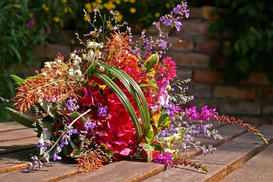strikingly beautiful Bouquet Colorful Flowers