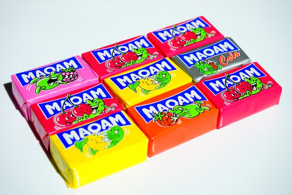 different chewy candy called 'maoam'