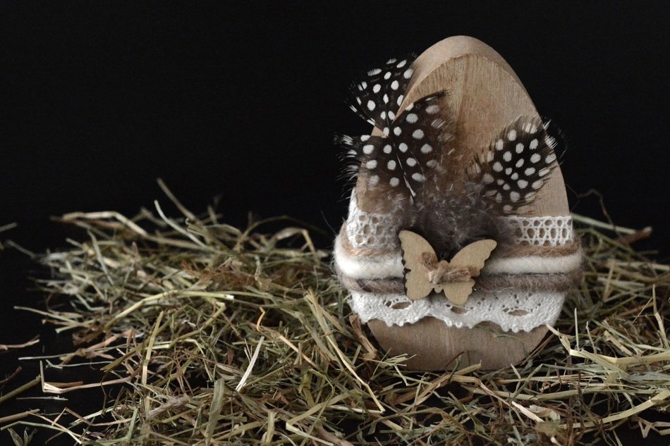 easter decorated wooden egg