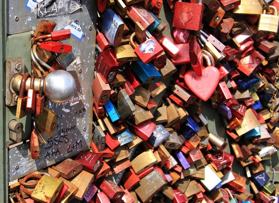 symbol of love on the bridge