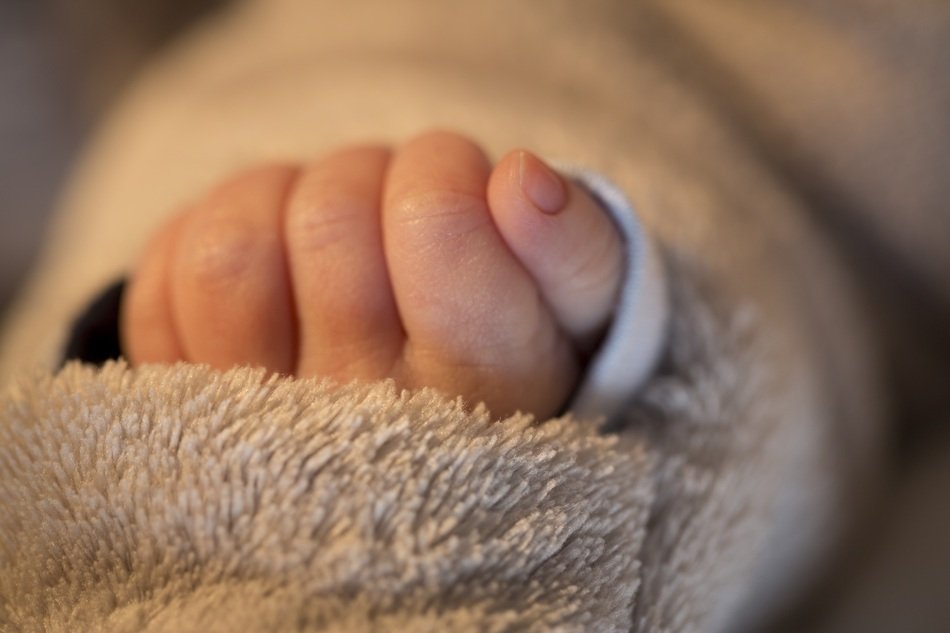 Hand of the baby