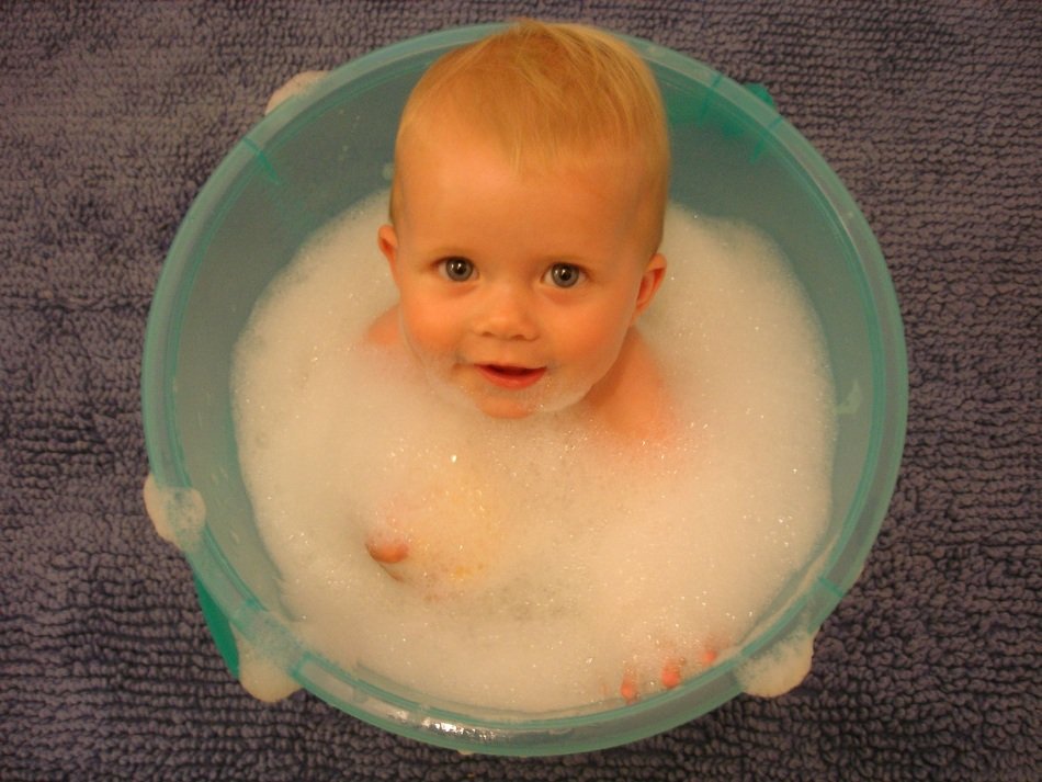 baby in a pelvis with foam