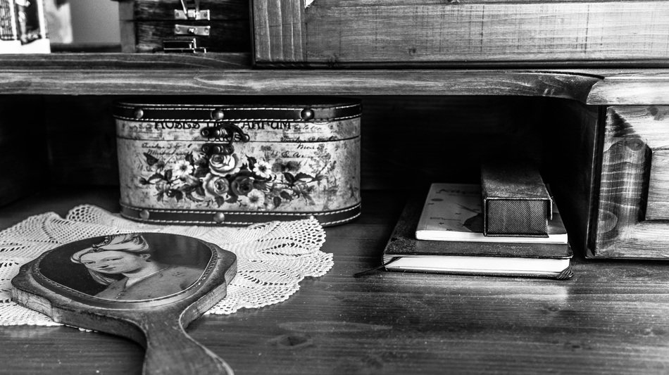 vintage photo table