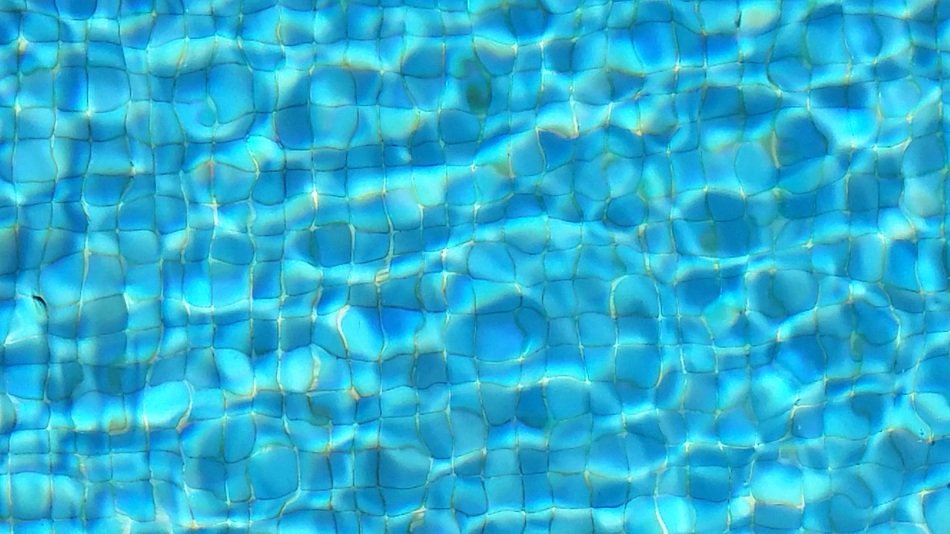 blue water in the pool, background