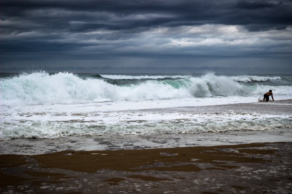 scary waves on the ocean