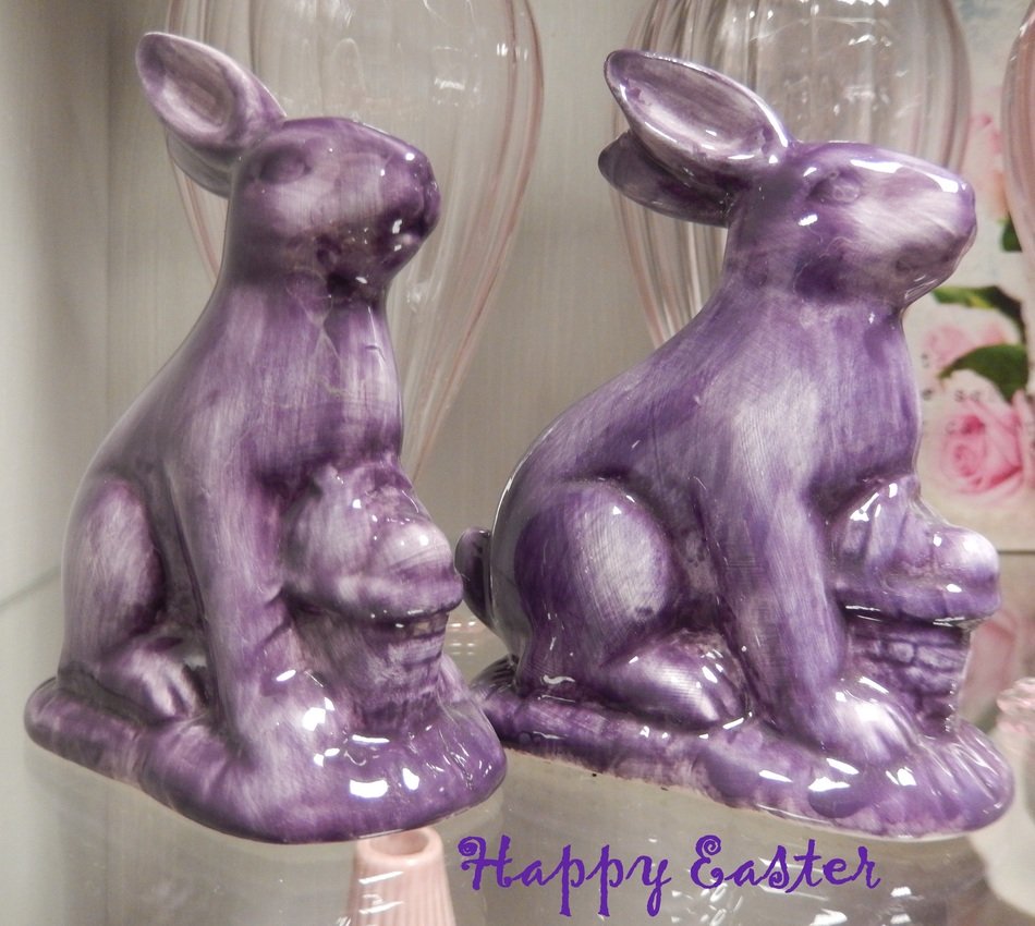 figurines of easter hares