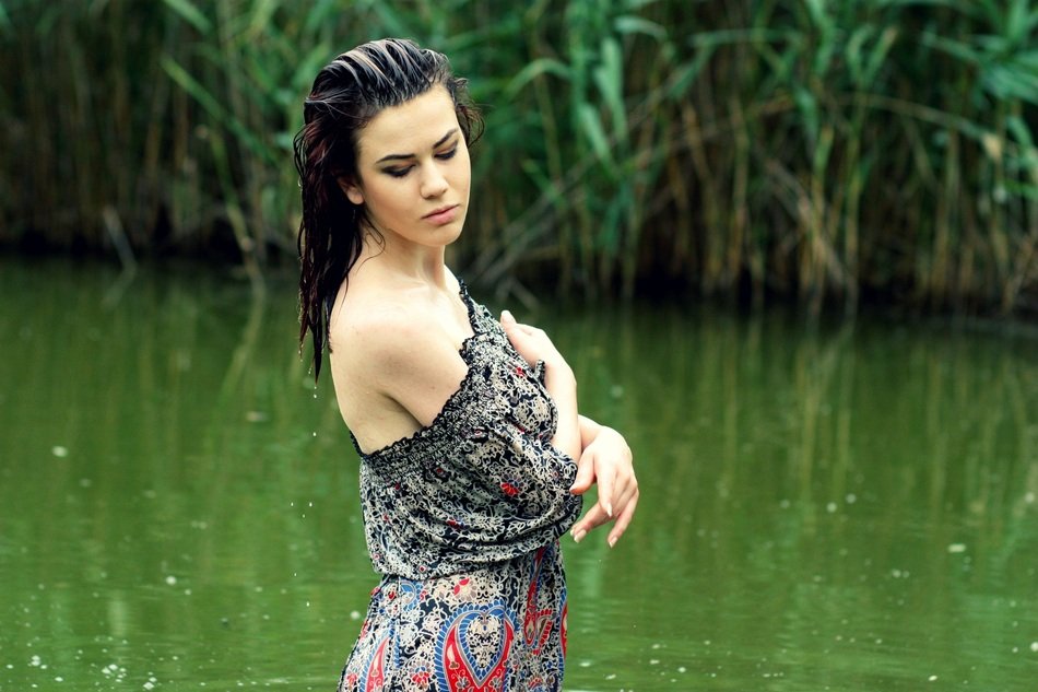 nice model in the pond