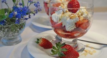 strawberries with whipped cream