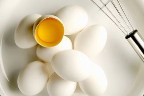 White and yellow eggs