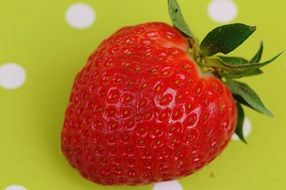 single Strawberrie Fruit