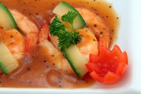 prawns with cucumbers in sauce