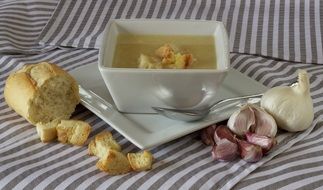Bread ,garlic and soup