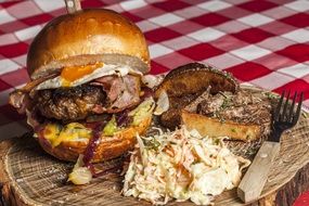 Hamburger meal