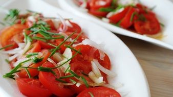 Tomatoes with onion, Salad