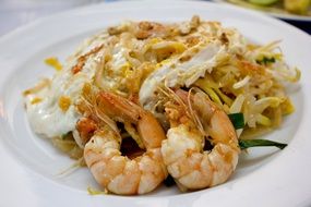 shrimp thai noodles