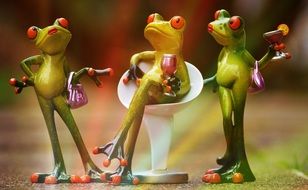 Party time for stylish frogs, figurines