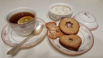 cookies for tea with lemon