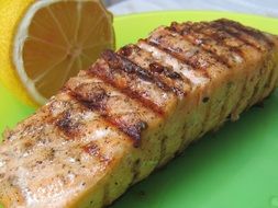 Grilled Salmon with lemon slice