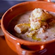 Italian soup with bread