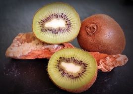 half kiwi fruit healthy food