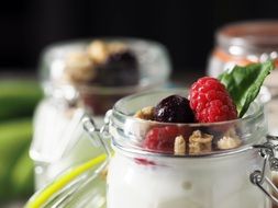 yogurt with berries and muesli