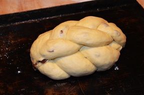 sweet bread with raisins