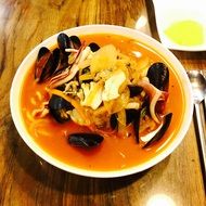 Spicy Seafood, noodles with Mussels