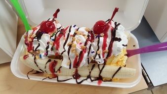tasty Banana Split with Ice Cream