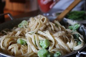 long noodles with vegetables