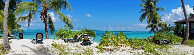 sandy ocean coast of Seychelles